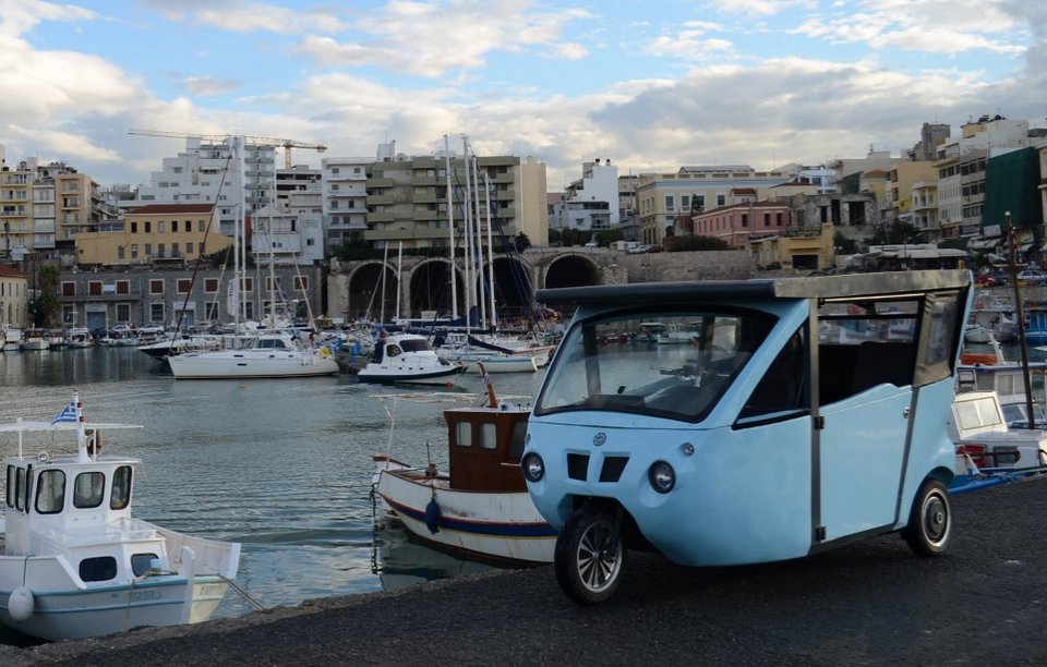 Sunnyclist: Κρητικοί έφτιαξαν ηλιακό όχημα και το βγάζουν στην παραγωγή -Με vintage αισθητική, όλες οι λεπτομέρειες [εικόνες] | iefimerida.gr 3