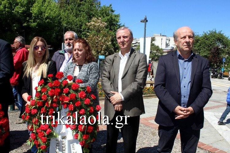 Τρίκαλα: Γιούχαραν βουλευτές του ΣΥΡΙΖΑ που πήγαν να καταθέσουν στεφάνι σε εκδήλωση [εικόνες & βίντεο] | iefimerida.gr 2
