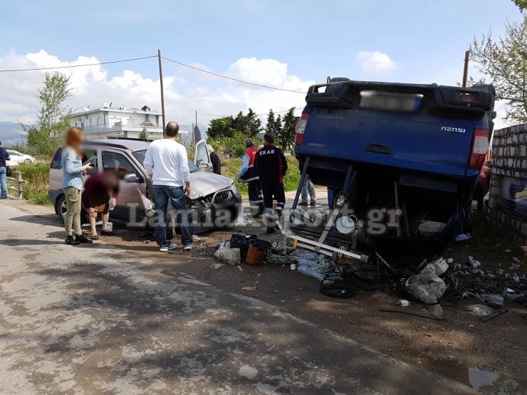 Λαμία: Ανετράπη αυτοκίνητο της ΔΕΔΔΗΕ -Στο νοσοκομείο οι δύο τεχνικοί που επέβαιναν [εικόνες] | iefimerida.gr 2