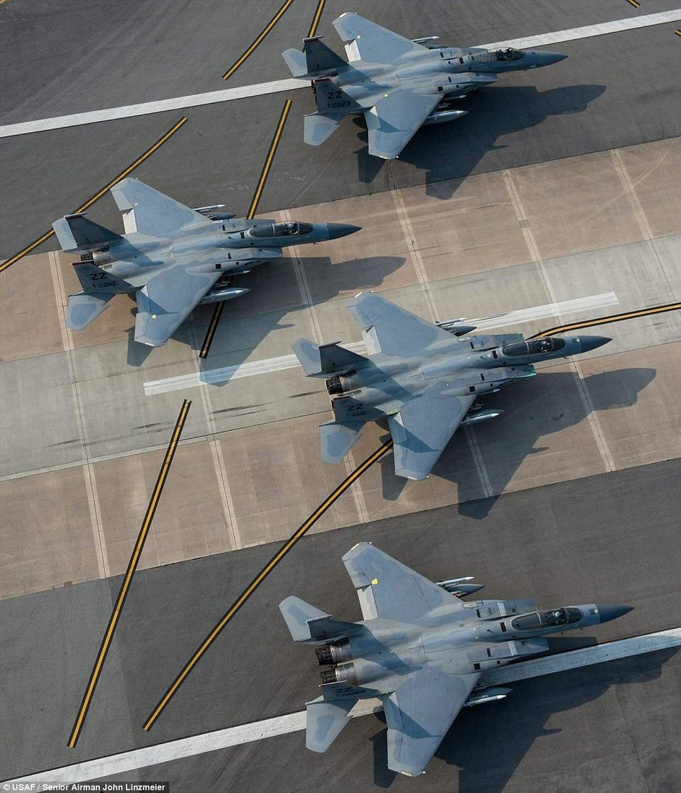 O Κιμ Γιονγκ Ουν προειδοποιεί και κάνει επίδειξη δύναμης: «Ανά πάσα στιγμή μπορεί να ξεσπάσει θερμοπυρηνικός πόλεμος» [εικόνες & βίντεο] | iefimerida.gr 16