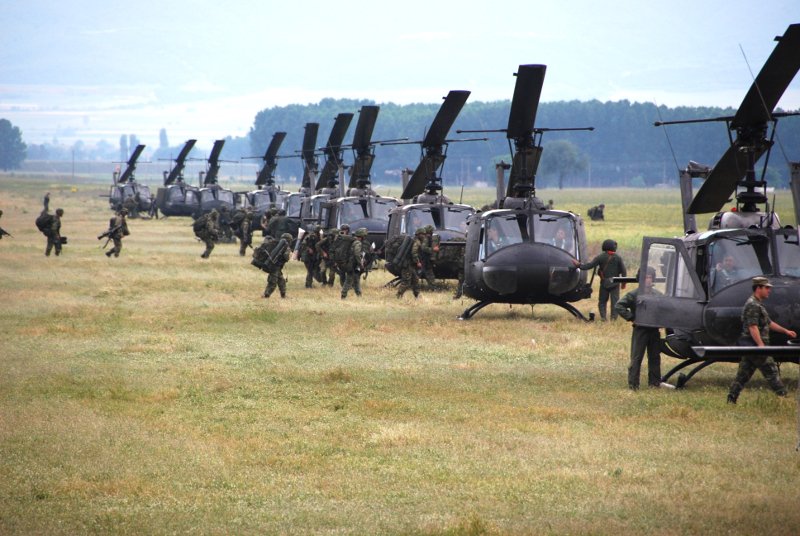 Χιούι (UH-1H Huey) -Ποιο ήταν το ελικόπτερο της Αεροπορίας Στρατού που έπεσε στο Σαραντάπορο [εικόνες & βίντεο] | iefimerida.gr 3