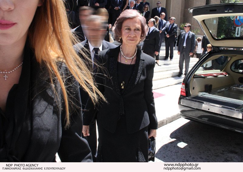 Η τέως βασίλισσα Σοφία στην κηδεία του εφοπλιστή Αλέξανδρου Γουλανδρή [εικόνες] | iefimerida.gr 3