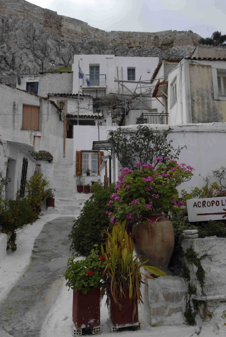 Περίπατος στα νεοκλασικά της Πλάκας -Στο Αρχοντικό Μπενιζέλων, σε ναούς, στα Αναφιώτικα [πρόγραμμα]  | iefimerida.gr 2