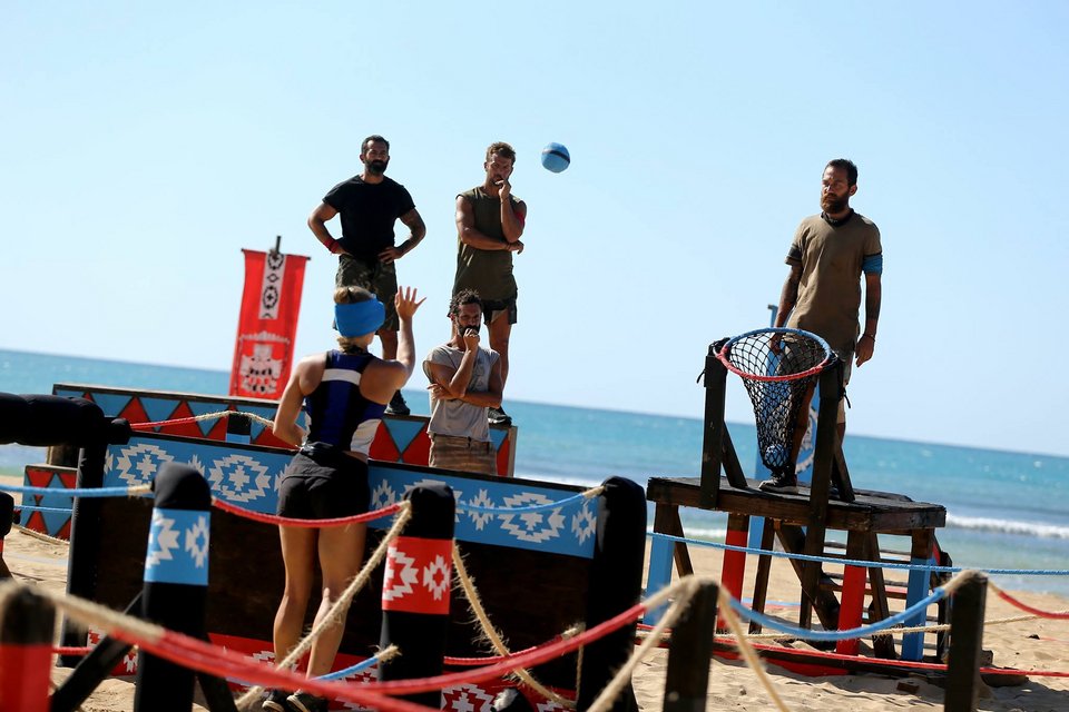 Survivor: Τα απίστευτα γαλλικά του Κοκκινάκη στον Σπαλιάρα και όλα όσα έγιναν στη συναυλία του Στινγκ [βίντεο] | iefimerida.gr 0