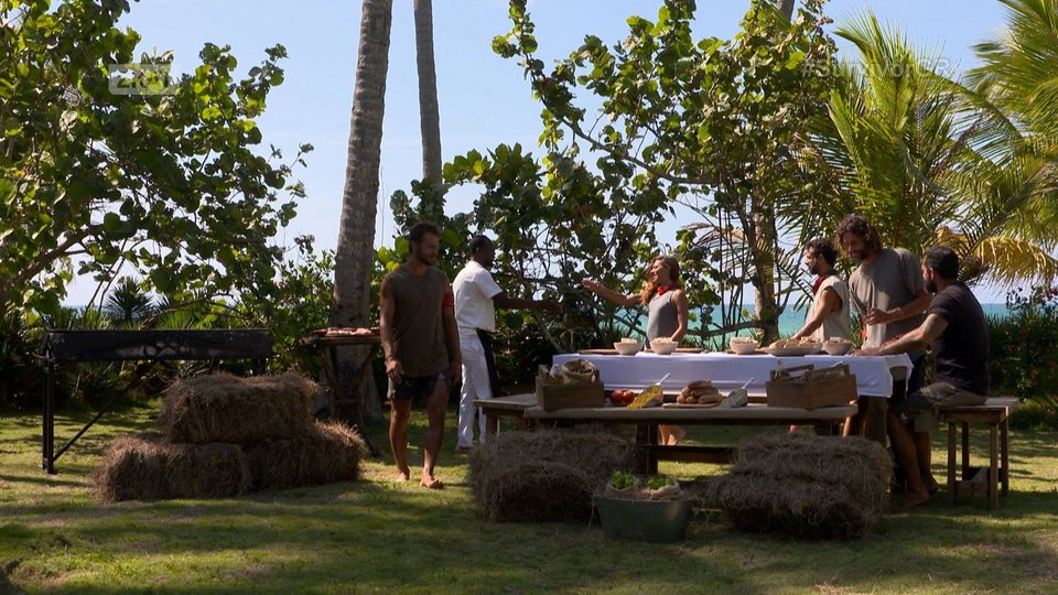 Survivor: Τα απίστευτα γαλλικά του Κοκκινάκη στον Σπαλιάρα και όλα όσα έγιναν στη συναυλία του Στινγκ [βίντεο] | iefimerida.gr 2