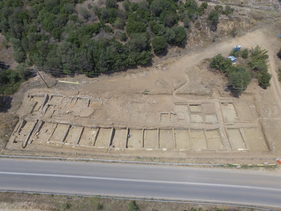 25 χρόνια ανασκαφών στην Αρχαία Αργιλο -Με τις σκεπαστές αγορές και το ελαιοτριβείο [εικόνες]  | iefimerida.gr 1