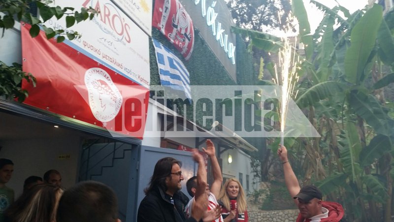 Στήνουν εξέδρα στα Μικρολίμανο οι φίλαθλοι του Ολυμπιακού [εικόνες] | iefimerida.gr 5