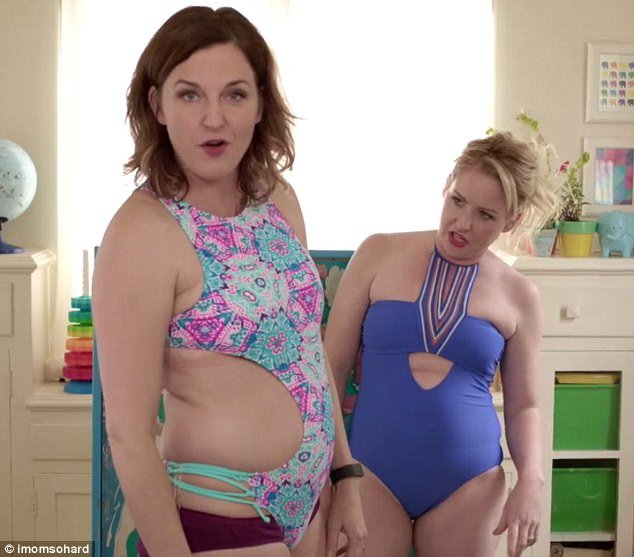 Ξεκαρδιστικό: Μαμάδες δοκιμάζουν τα σέξι μαγιό με τα κορδόνια και τα τολμηρά κοψίματα [εικόνες & βίντεο] | iefimerida.gr 6