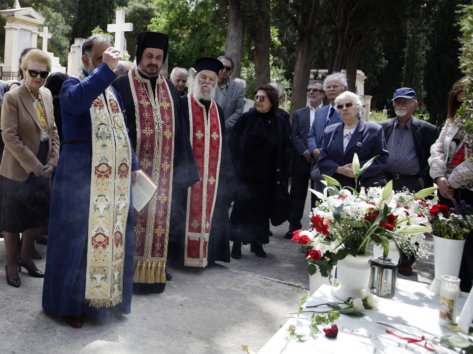 Στο ετήσιο μνημόσυνο του Αλέκου Παναγούλη -41 χρόνια από το θάνατό του [εικόνες] | iefimerida.gr 0
