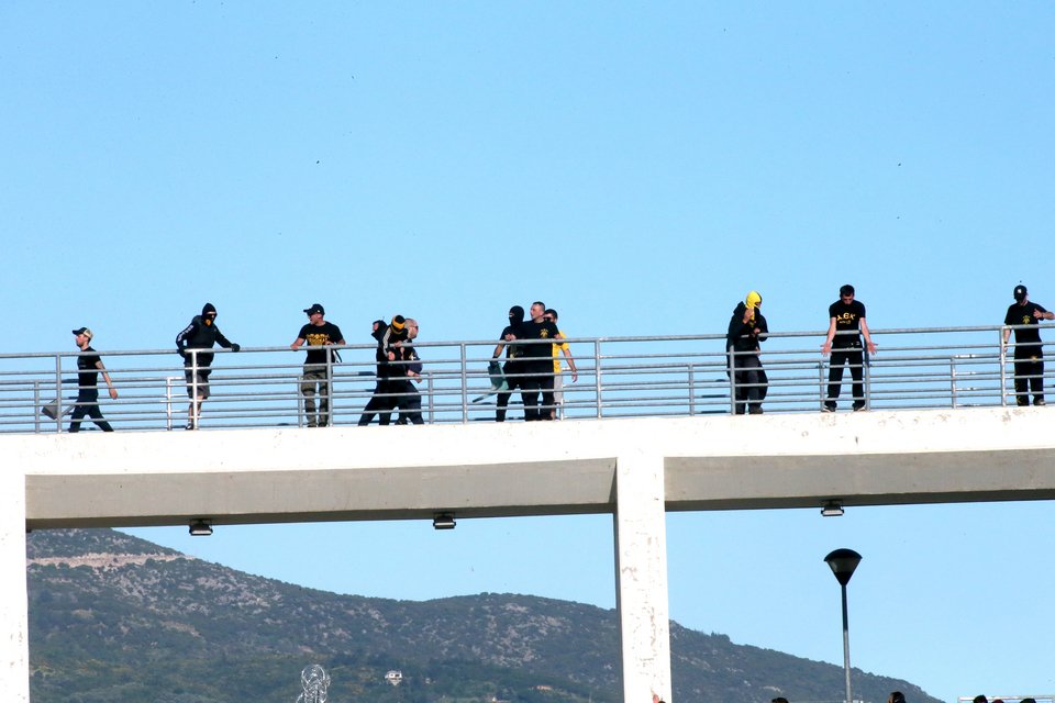 Τελικός Κυπέλλου: Εκτεταμένα επεισόδια στο Πανθεσσαλικό πριν την έναρξη [εικόνες & βίντεο] | iefimerida.gr 1