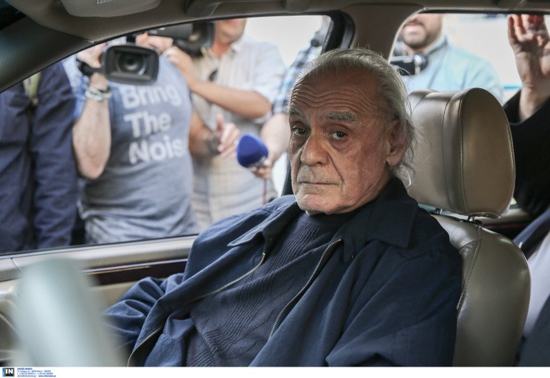 Αγνώριστος ο Ακης Τσοχατζόπουλος, στο σχολείο του γιου του [εικόνα] | iefimerida.gr 5