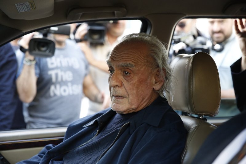 Αγνώριστος ο Ακης Τσοχατζόπουλος, στο σχολείο του γιου του [εικόνα] | iefimerida.gr 6