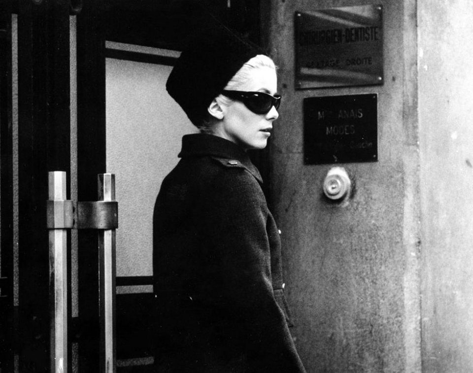 Πώς μια ταινία με την Κατρίν Ντενέβ έχτισε τον μύθο της Παριζιάνας [εικόνες] | iefimerida.gr 15