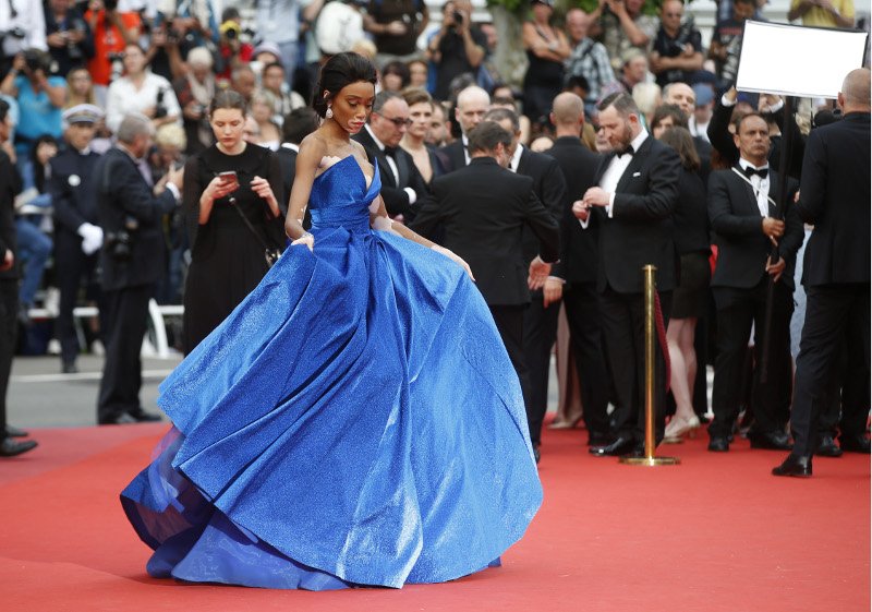 Κάννες: Το μοντέλο με τη λεύκη «αφάνισε» όλες τις προκλητικές καλλονές -Εκπληκτική εμφάνιση [εικόνες] | iefimerida.gr 3