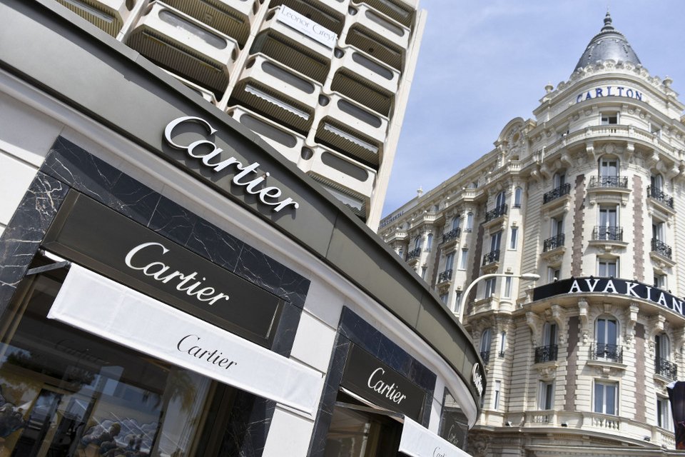 Κάννες: Οσο μεγαλύτερα και ακριβότερα τα κοσμήματα στην Κρουαζέτ τόσο το καλύτερο [εικόνες]   | iefimerida.gr 1