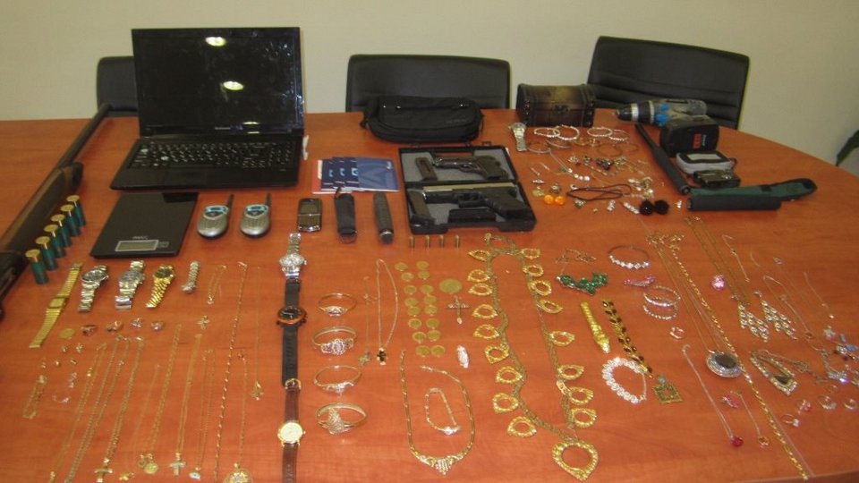 Εξαρθρώθηκε σπείρα για κλοπές και διαρρήξεις σε Αρτα, Πρέβεζα και Ιωάννινα [εικόνες] | iefimerida.gr 1