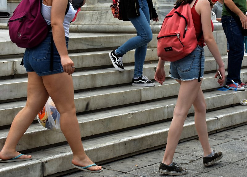 Αφόρητη ζέστη στο κέντρο της Αθήνας, οάσεις δροσιάς τα συντριβάνια! [εικόνες] | iefimerida.gr 2