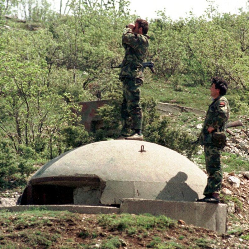 Πολεμικά καταφύγια το... αξιοθέατο της Αλβανίας -Είχε φτιάξει 750.000 ο Χότζα, τα μετατρέπουν σε ατραξιόν [εικόνες] | iefimerida.gr 0