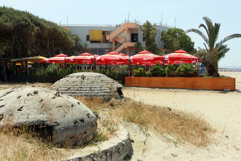 Πολεμικά καταφύγια το... αξιοθέατο της Αλβανίας -Είχε φτιάξει 750.000 ο Χότζα, τα μετατρέπουν σε ατραξιόν [εικόνες] | iefimerida.gr 4