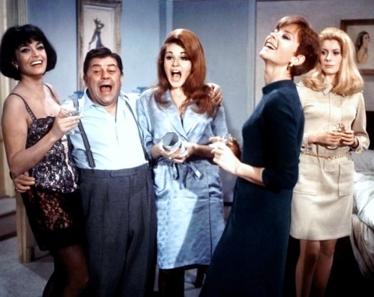 Πώς μια ταινία με την Κατρίν Ντενέβ έχτισε τον μύθο της Παριζιάνας [εικόνες] | iefimerida.gr 24