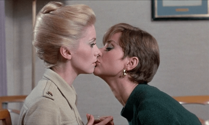 Πώς μια ταινία με την Κατρίν Ντενέβ έχτισε τον μύθο της Παριζιάνας [εικόνες] | iefimerida.gr 23