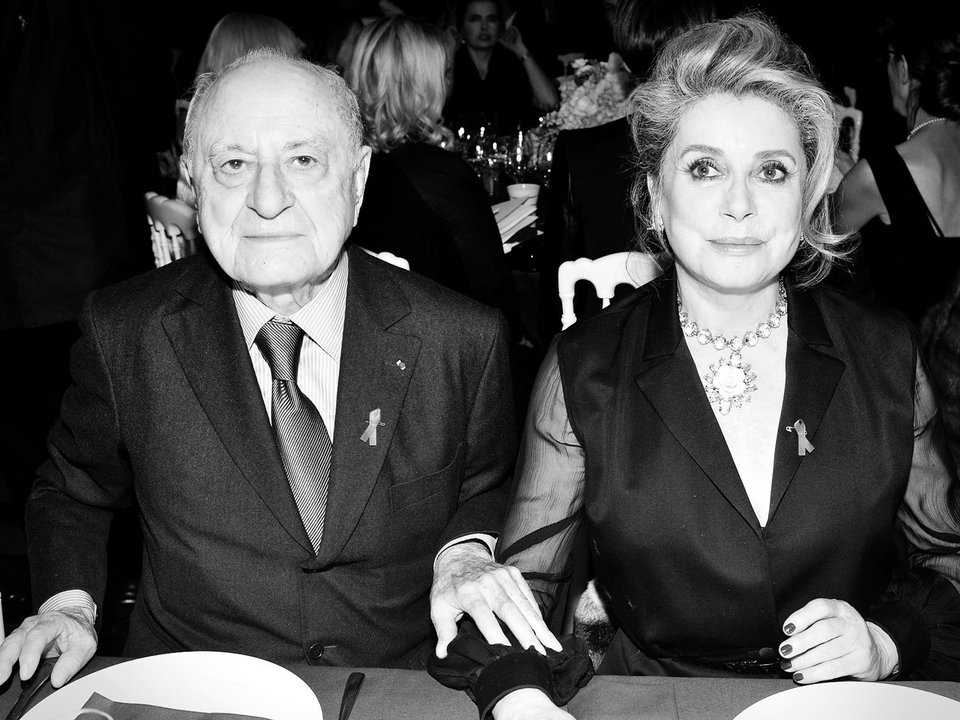 Πιερ Μπερζέ, ο μεγάλος έρωτας του Υβ Σεν Λοράν παντρεύτηκε στα 86 του [εικόνες] | iefimerida.gr 7