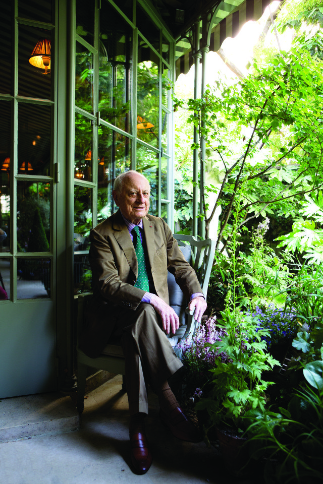 Πιερ Μπερζέ, ο μεγάλος έρωτας του Υβ Σεν Λοράν παντρεύτηκε στα 86 του [εικόνες] | iefimerida.gr 6