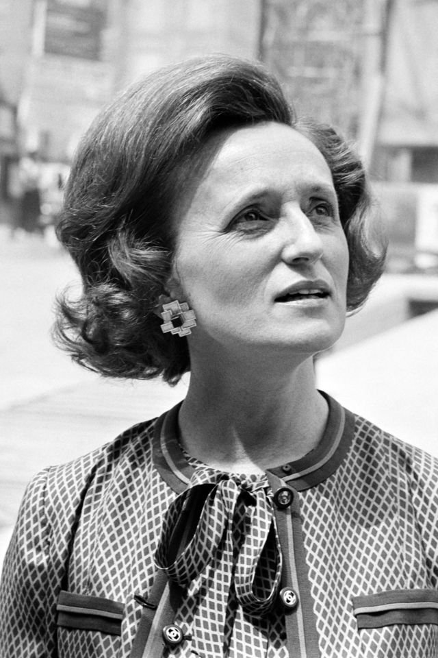 Πώς ήταν οι Πρώτες Κυρίες της Γαλλίας, πριν την Μπριζίτ Μακρόν [εικόνες] | iefimerida.gr 8