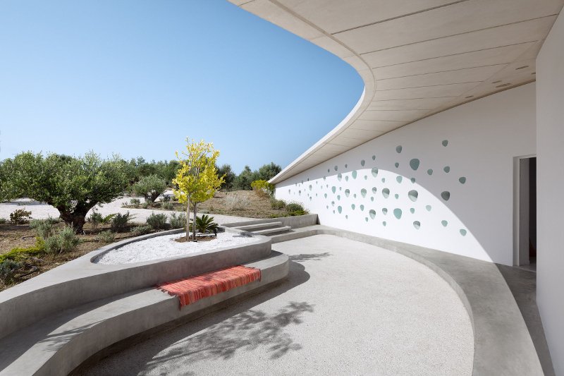 Διεθνή ΜΜΕ αποθεώνουν ονειρική βίλα στην Πελοπόννησο -Μοναδικό ντιζάιν, καμουφλαρισμένη, σαν να είναι κάτω από τη γη [εικόνες] | iefimerida.gr 3