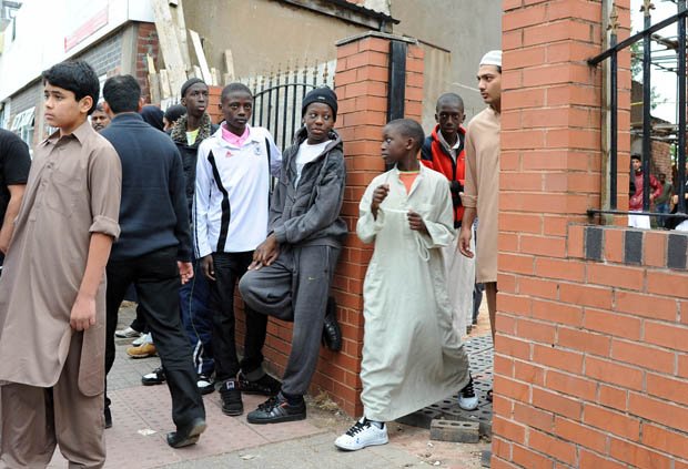 Μπέρμιγχαμ -Η πόλη της Αγγλίας που κατοικείται κυρίως από μουσουλμάνους, εφαρμόζεται η σαρία [εικόνες] | iefimerida.gr 3