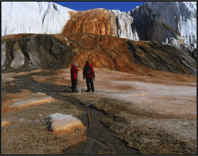 Το παγόβουνο που «φτύνει» αίμα -Οι επιστήμονες βρήκαν την εξήγηση [εικόνες] | iefimerida.gr 1