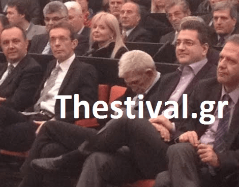 Πάλι κοιμήθηκε στο δημαρχείο ο Μπουτάρης- Ολες οι φορές που τον «έπιασε» ο φακός να κοιμάται δημόσια [εικόνες] | iefimerida.gr 1