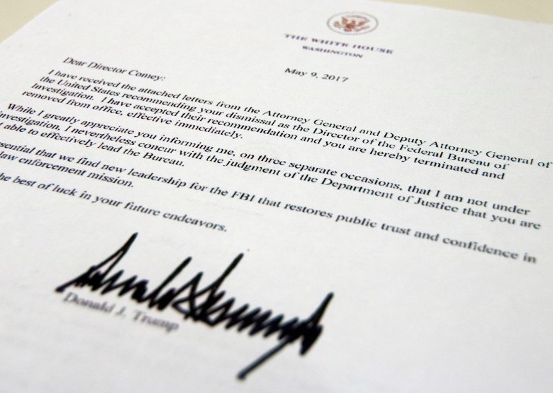 Ο Τραμπ απέλυσε τον διευθυντή του FBI: Δεν είσαι αποτελεσματικός | iefimerida.gr 0