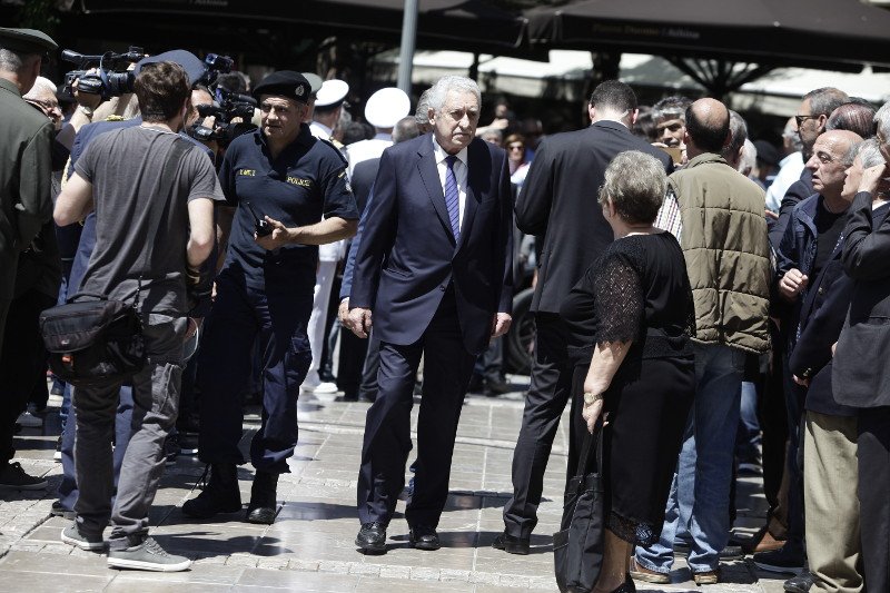 Το τελευταίο αντίο στον Κωνσταντίνο Μητσοτάκη [εικόνες] | iefimerida.gr 24