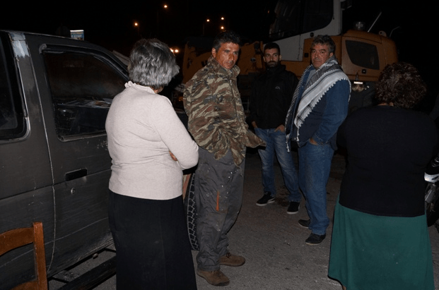 Στο πόδι η Χίος με τον Μουζάλα για την κατασκευή προσφυγικού κέντρου στα Μαστιχοχώρια [εικόνες] | iefimerida.gr 2