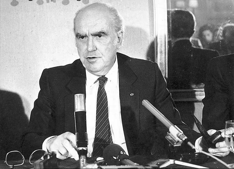 Κωνσταντίνος Μητσοτάκης και Ανδρέας: Οι αιώνιοι αντίπαλοι -Μια άλλη ματιά στην εποχή του μνημονίου [εικόνες] | iefimerida.gr 5