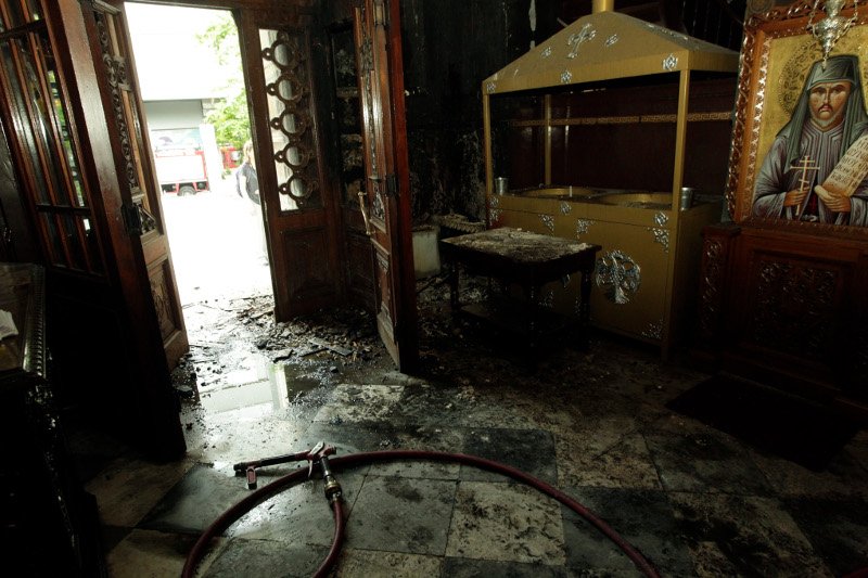 Πυρκαγιά ξέσπασε στον ιστορικό ναό του Αγίου Δημητρίου στου Ψυρρή [εικόνες] | iefimerida.gr 4