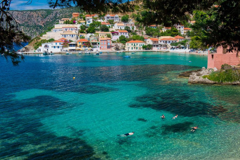 Η Daily Mail έφτιαξε οδηγό για τα ελληνικά νησιά -Βρήκε τα 8 πιο... δελεαστικά! [εικόνες] | iefimerida.gr 3