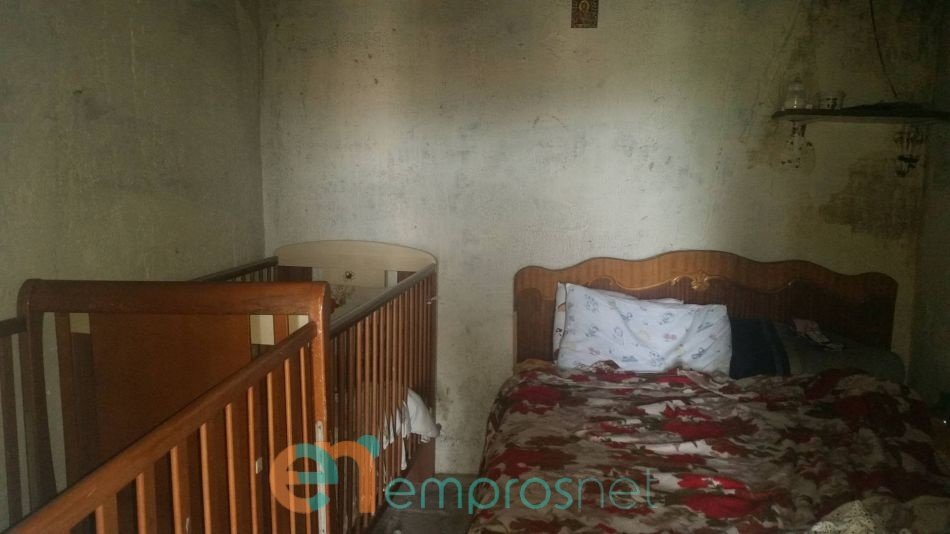 Εικόνες-σοκ από τη Λέσβο: Σε αυτή την παράγκα χωρίς ρεύμα ζει μια μητέρα με δύο μωρά, 11 ημερών και 14 μηνών [εικόνες] | iefimerida.gr 1