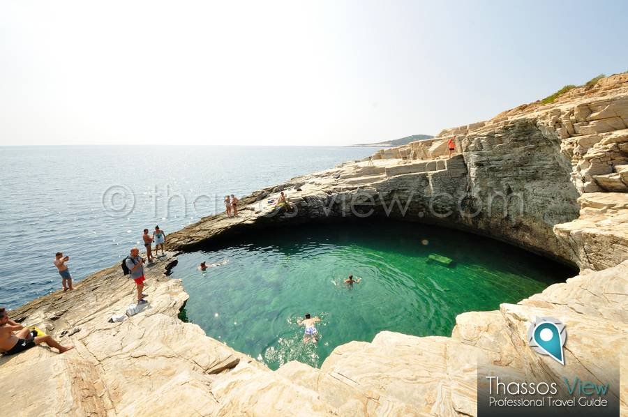 Γκιόλα: Η φυσική πισίνα που τη χωρίζει ένας βράχος από τη θάλασσα, στη Θάσο [εικόνες & βίντεο] | iefimerida.gr 3