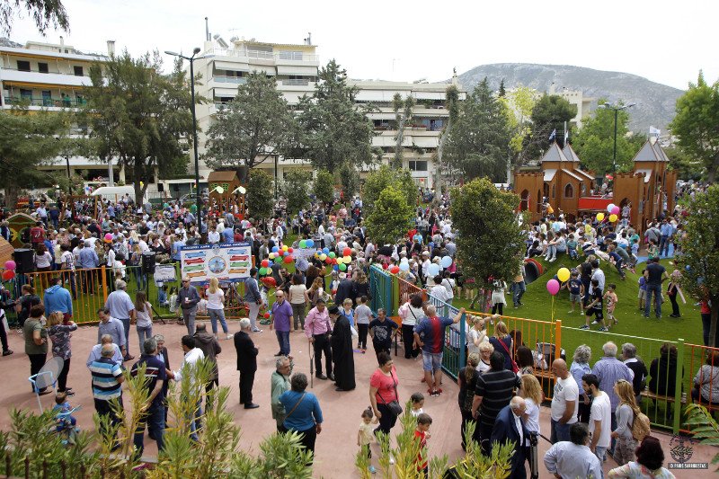 Μεταμορφώνεται η Ανω Γλυφάδα -Η πλατεία Καραϊσκάκη έγινε ένας σύγχρονος παιδότοπος [εικόνες] | iefimerida.gr 0