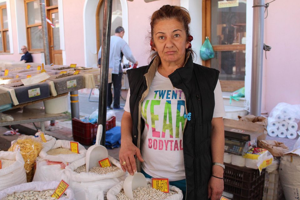 «Χύμα», κατεψυγμένα και φτερούγες αντί για κοτόπουλο αγοράζουν οι καταναλωτές, λόγω κρίσης [εικόνες] | iefimerida.gr 3