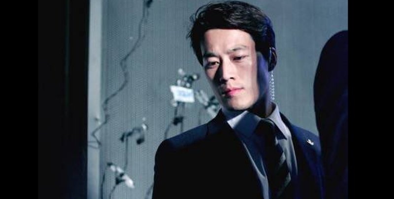 Ο κούκλος σωματοφύλακας του προέδρου της Νότιας Κορέας που έχει γίνει viral -Σαν σταρ του Χόλιγουντ [εικόνες] | iefimerida.gr 0