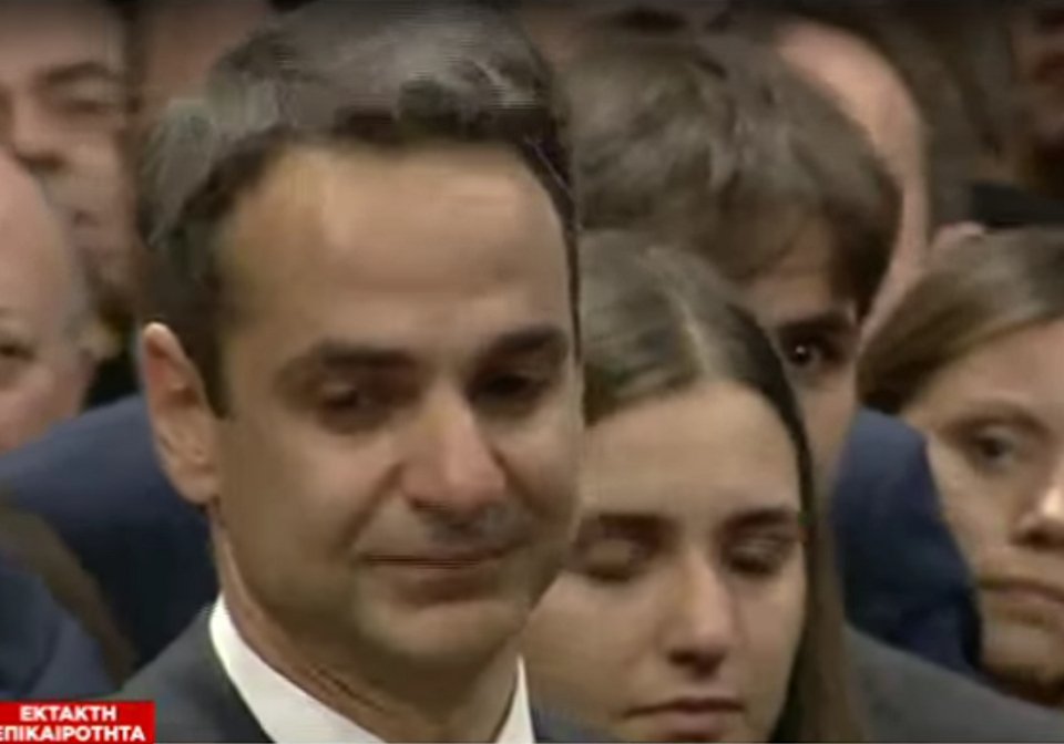 Βούρκωσε ο Κυριάκος Μητσοτάκης στον επικήδειο του πατέρα του -«Το παράδειγμά σου οδηγός για όλους μας» [εικόνες] | iefimerida.gr 1