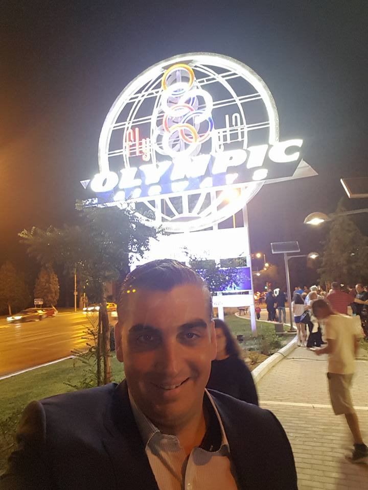 Το σήμα της Ολυμπιακής στη λεωφόρο Βουλιαγμένης επέστρεψε -Φωτίστηκε ξανά μετά από 20 χρόνια [εικόνες] | iefimerida.gr 2