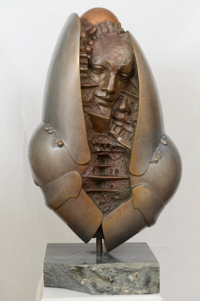 Σύγχρονη ελληνική γλυπτική στο αίθριο του Εθνικού Αρχαιολογικού Μουσείου [εικόνα] | iefimerida.gr 0