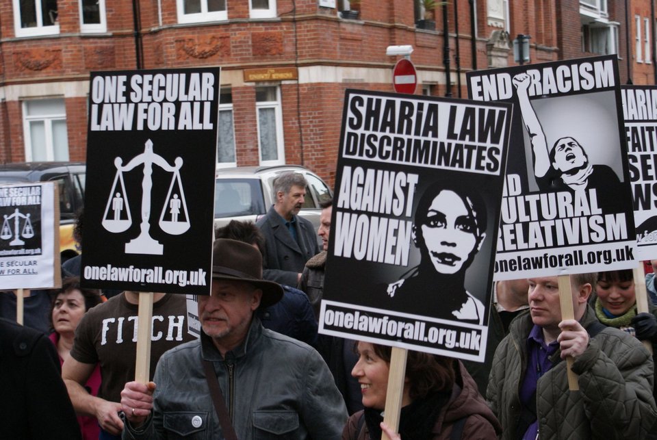 Μπέρμιγχαμ -Η πόλη της Αγγλίας που κατοικείται κυρίως από μουσουλμάνους, εφαρμόζεται η σαρία [εικόνες] | iefimerida.gr 6