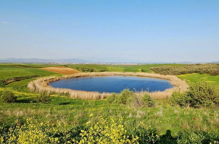 Εκπληκτικό! Οι δίδυμες λίμνες στον Αλμυρό Βόλου που προήλθαν από... πτώση μετεωρίτη! [εικόνες & βίντεο] | iefimerida.gr 3