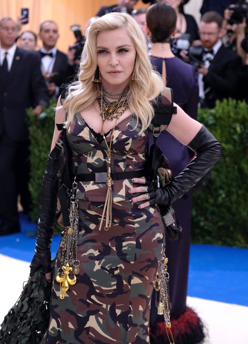 Met Gala: Η Μαντόνα σόκαρε με σιδεράκια από διαμάντια [εικόνες] | iefimerida.gr 4