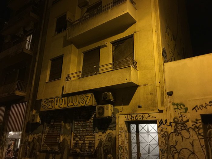 Σ' αυτό το σπίτι στα Εξάρχεια βρέθηκε νεκρή η ηθοποιός Μαίρη Τσώνη [εικόνα] | iefimerida.gr 0